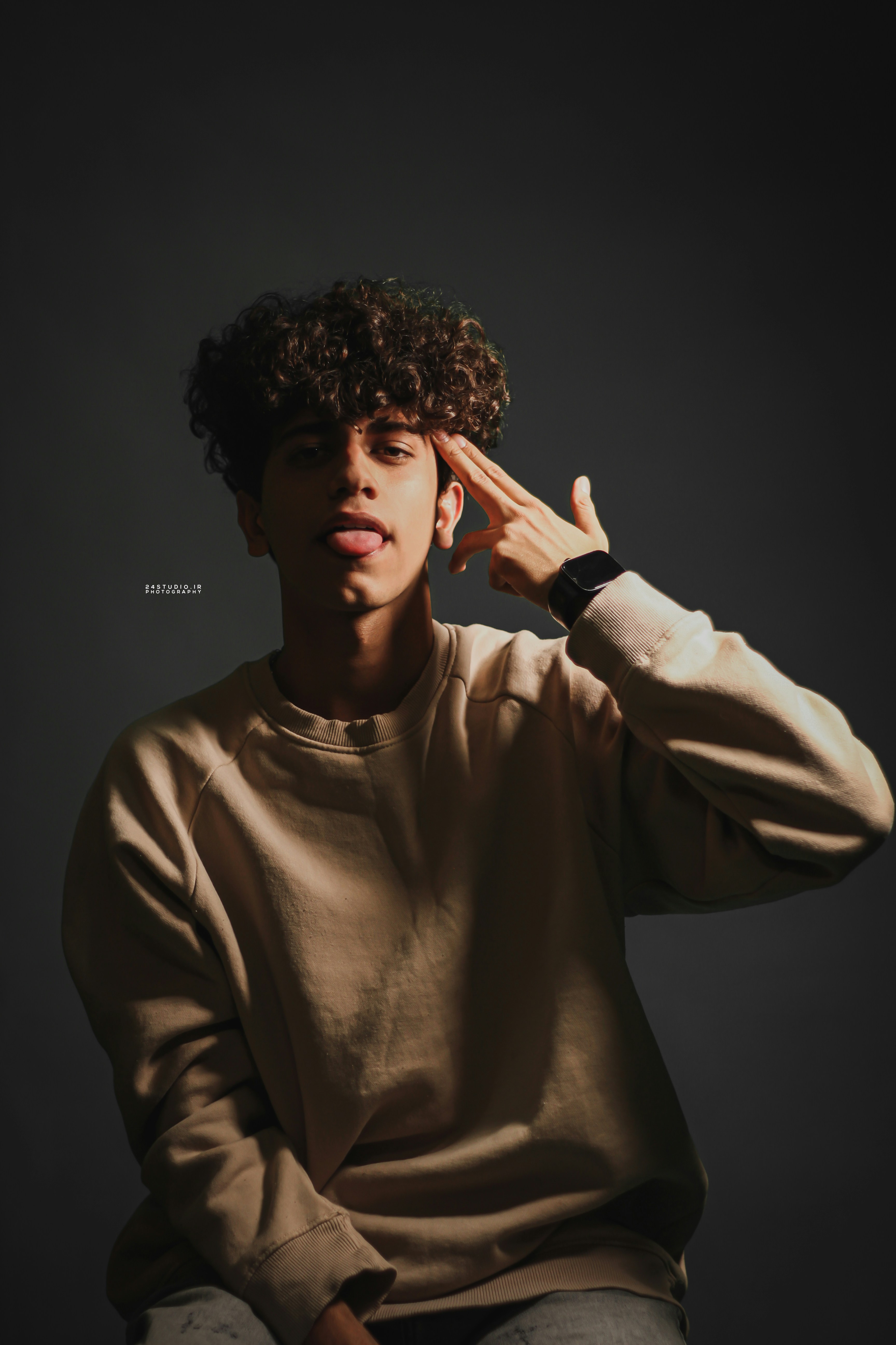 专题精选海报缩略图 酒红悬疑夜